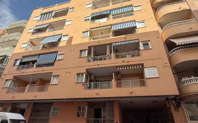 Resale - Apartment -
Torrevieja - Playa de los Locos