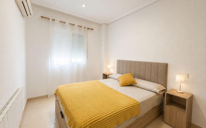 Resale - Apartment -
Torrevieja - Playa del Cura