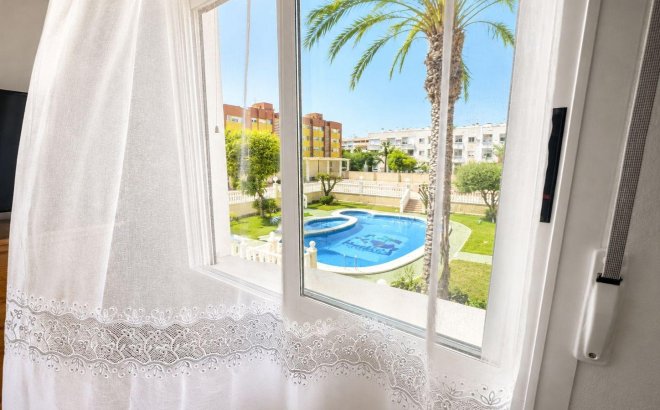 Resale - Apartment -
Torrevieja - Playa del Cura