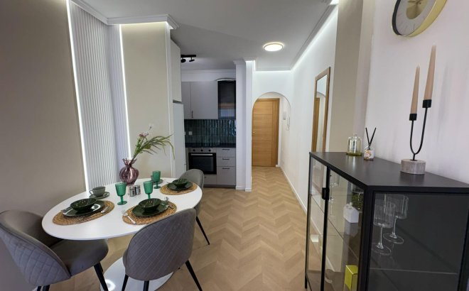 Resale - Apartment -
Torrevieja - Playa del Cura