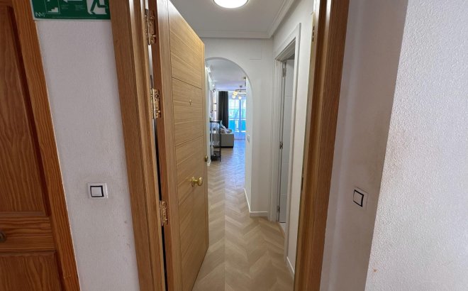 Resale - Apartment -
Torrevieja - Playa del Cura