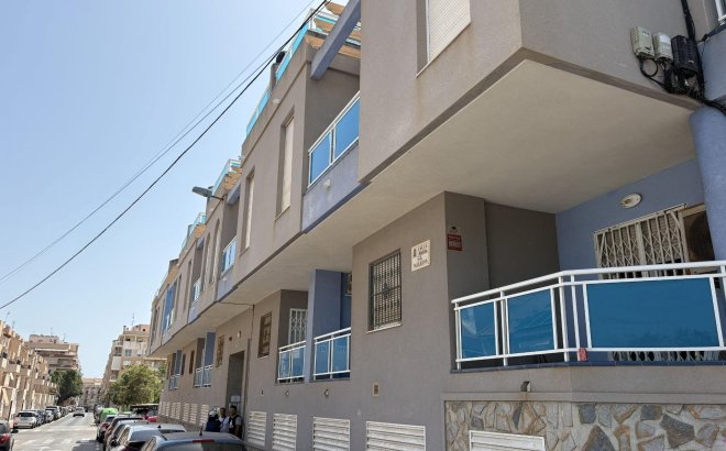 Resale - Apartment -
Torrevieja - Playa del Cura