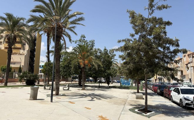Resale - Apartment -
Torrevieja - Playa del Cura