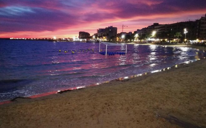 Resale - Apartment -
Torrevieja - Playa del Cura