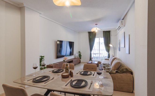 Resale - Apartment -
Torrevieja - Playa del Cura