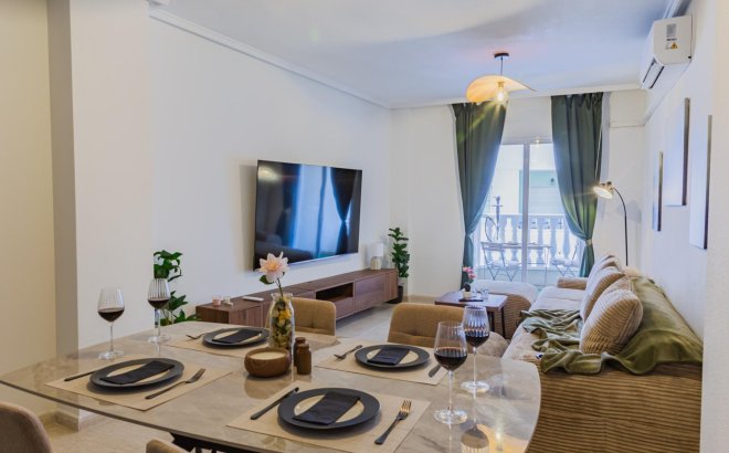 Resale - Apartment -
Torrevieja - Playa del Cura