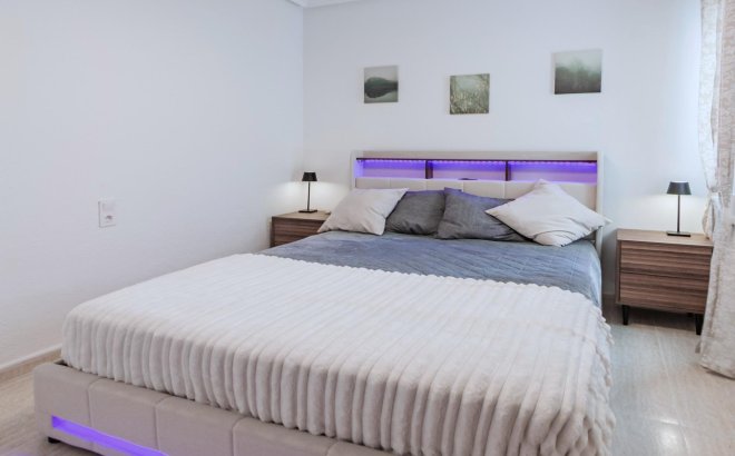 Resale - Apartment -
Torrevieja - Playa del Cura