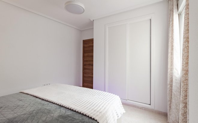 Resale - Apartment -
Torrevieja - Playa del Cura