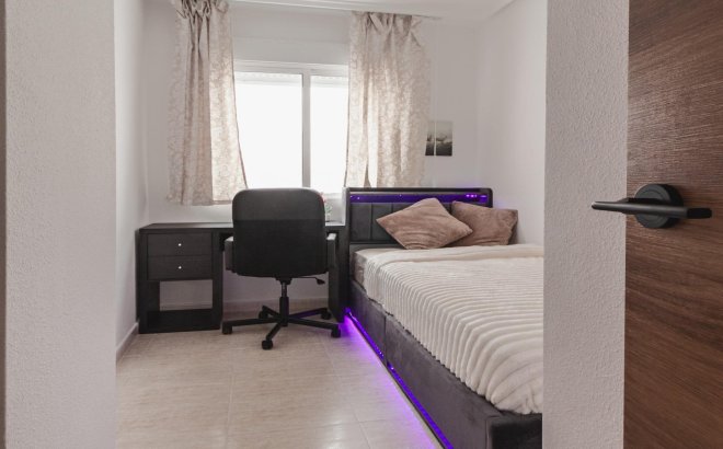Resale - Apartment -
Torrevieja - Playa del Cura
