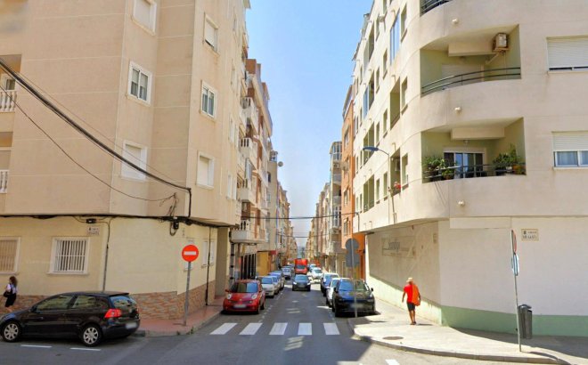 Resale - Apartment -
Torrevieja - Playa del Cura
