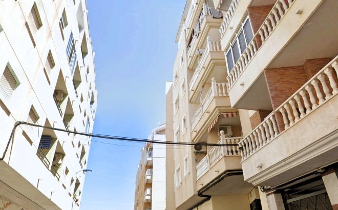Resale - Apartment -
Torrevieja - Playa del Cura