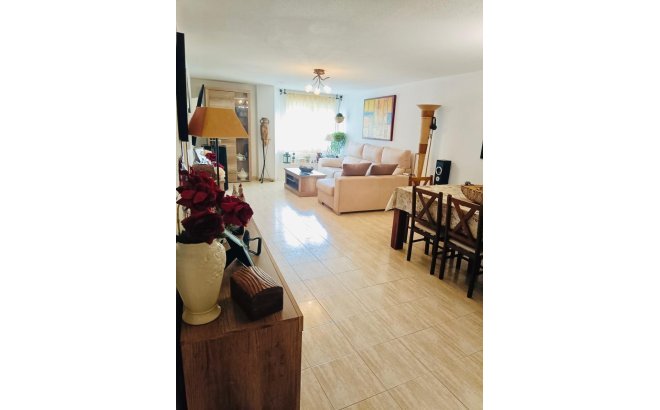 Resale - Dúplex -
Torrevieja - Acequion
