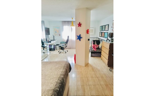 Resale - Dúplex -
Torrevieja - Acequion