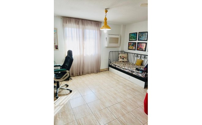 Resale - Dúplex -
Torrevieja - Acequion