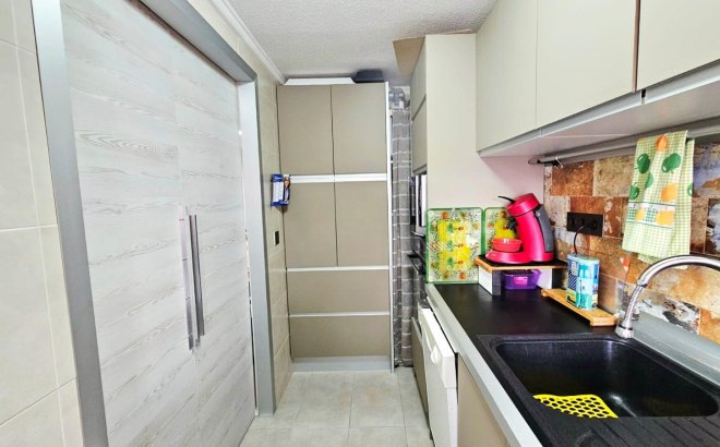 Resale - Apartment -
Torrevieja - Playa De Los Naufragos