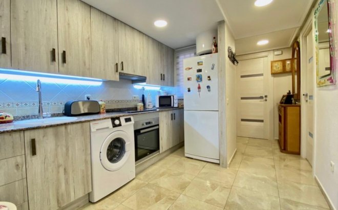 Resale - Apartment -
Torrevieja - Torre La Mata