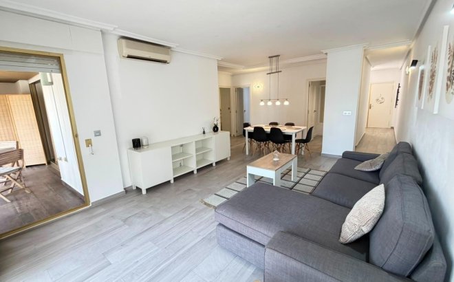 Resale - Apartment -
Torrevieja - Centro - Muelle Pesquero