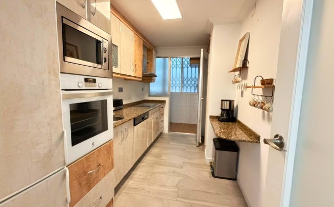 Resale - Apartment -
Torrevieja - Centro - Muelle Pesquero