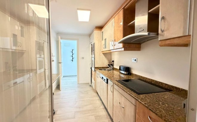 Resale - Apartment -
Torrevieja - Centro - Muelle Pesquero