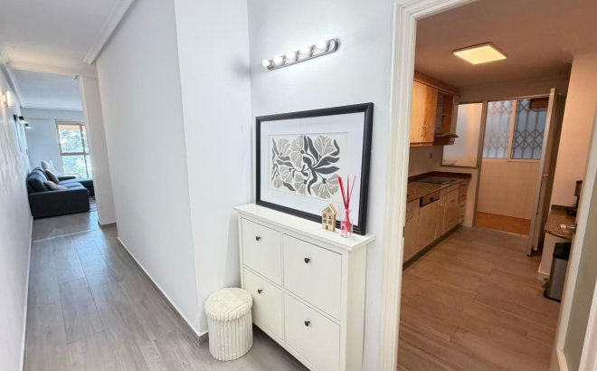 Resale - Apartment -
Torrevieja - Centro - Muelle Pesquero