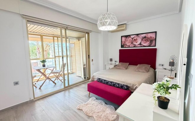 Resale - Apartment -
Torrevieja - Centro - Muelle Pesquero