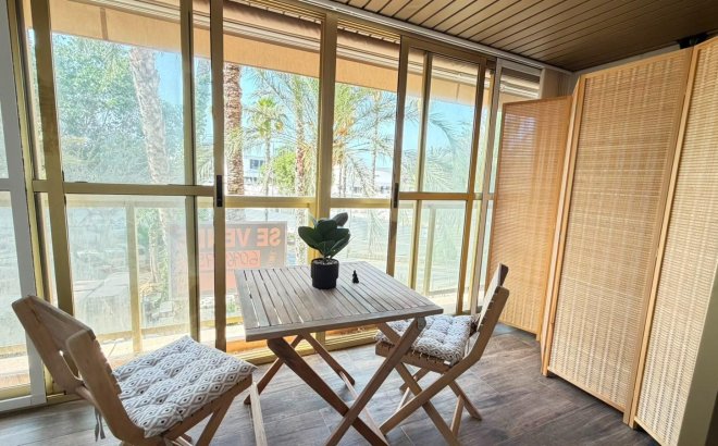 Resale - Apartment -
Torrevieja - Centro - Muelle Pesquero
