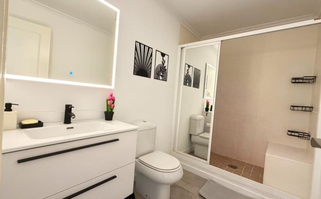 Resale - Apartment -
Torrevieja - Centro - Muelle Pesquero