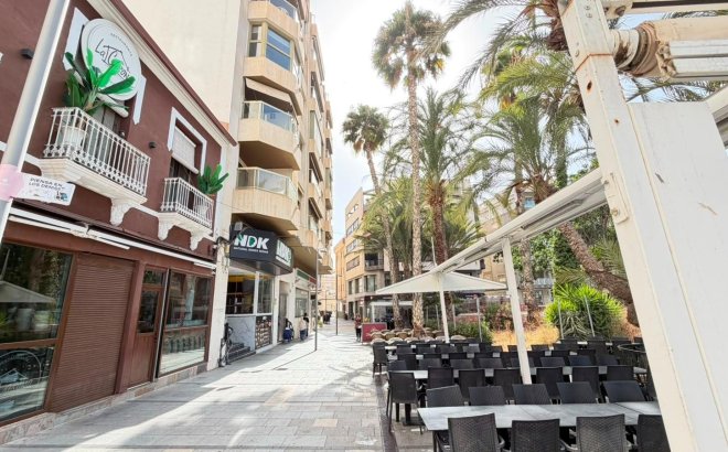 Resale - Apartment -
Torrevieja - Centro - Muelle Pesquero