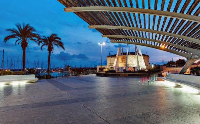 Resale - Apartment -
Torrevieja - Centro - Muelle Pesquero