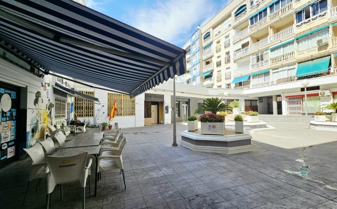Resale - Apartment -
Torrevieja - Playa de los Locos