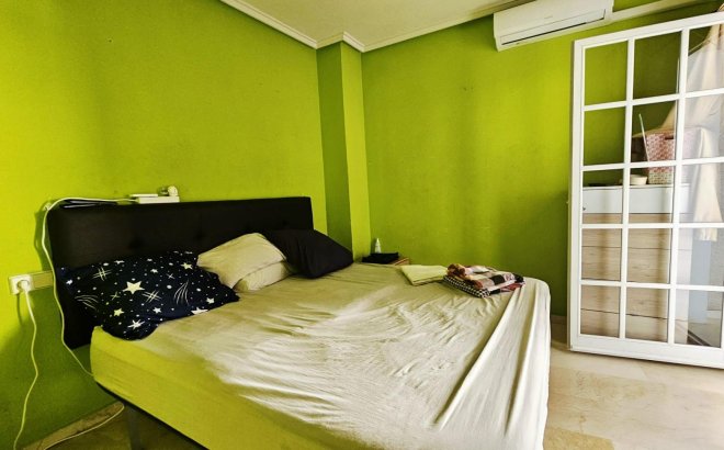 Resale - Apartment -
Torrevieja - Playa de los Locos