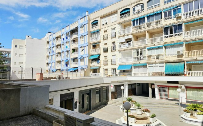 Resale - Apartment -
Torrevieja - Playa de los Locos