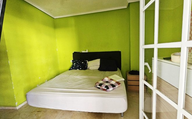 Resale - Apartment -
Torrevieja - Playa de los Locos