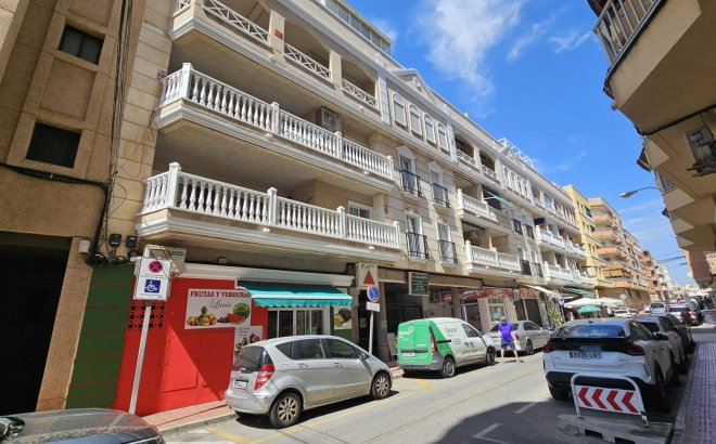 Resale - Apartment -
Torrevieja - Playa de los Locos
