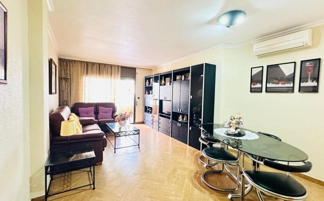 Resale - Apartment -
Torrevieja - Centro