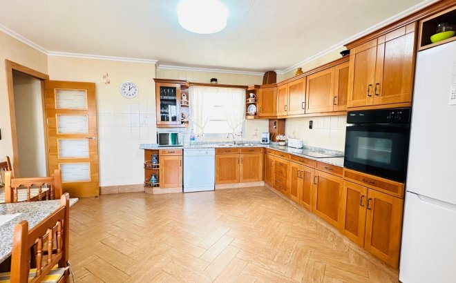 Resale - Apartment -
Torrevieja - Centro