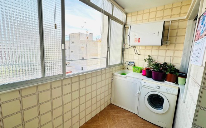 Resale - Apartment -
Torrevieja - Centro