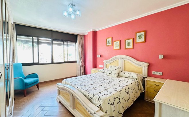 Resale - Apartment -
Torrevieja - Centro