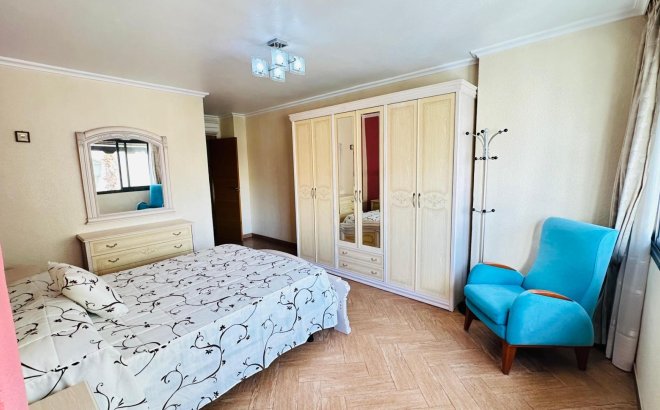 Resale - Apartment -
Torrevieja - Centro