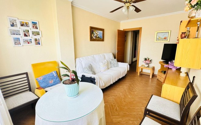 Resale - Apartment -
Torrevieja - Centro