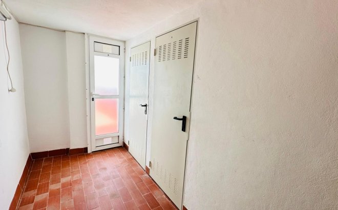Resale - Apartment -
Torrevieja - Centro