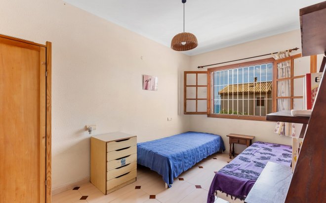 Resale - Town House -
La Mata - Costa Blanca