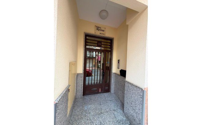 Resale - Apartment -
Torrevieja - Estacion De Autobuses