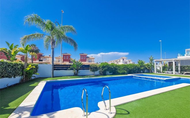 Resale - Terraced house -
Cabo Roig - Lomas de Cabo Roig