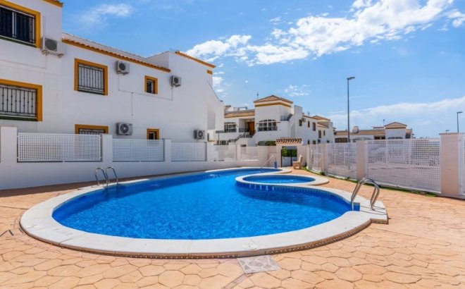Resale - Penthouse -
Vistabella Golf Entre Naranjos - Inland