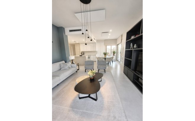 Resale - Villa -
San Miguel de Salinas - Inland