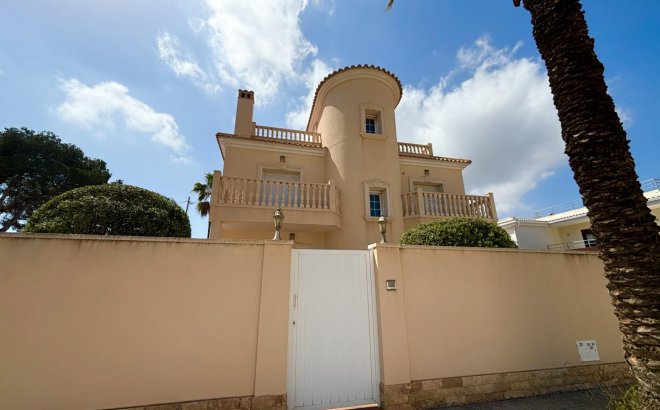 Resale - Villa -
Cabo Roig - Costa Blanca