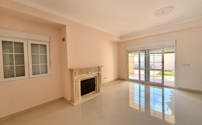 Resale - Villa -
Cabo Roig - Costa Blanca