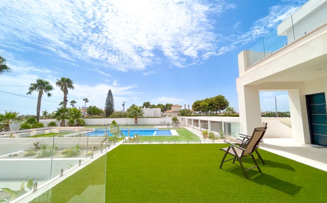 Resale - Villa -
Los Montesinos - Costa Blanca