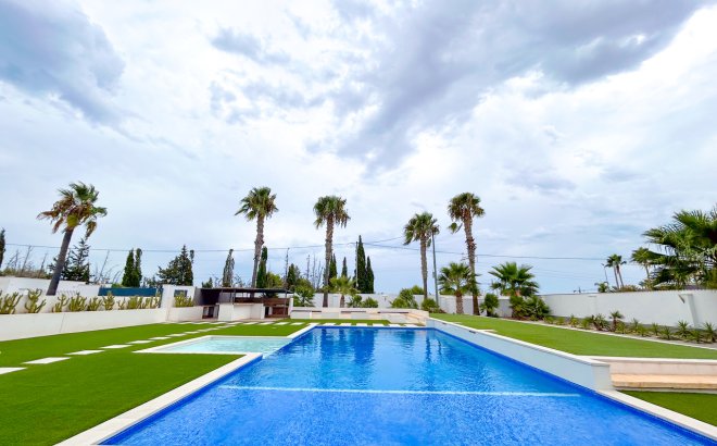 Resale - Villa -
Los Montesinos - Costa Blanca